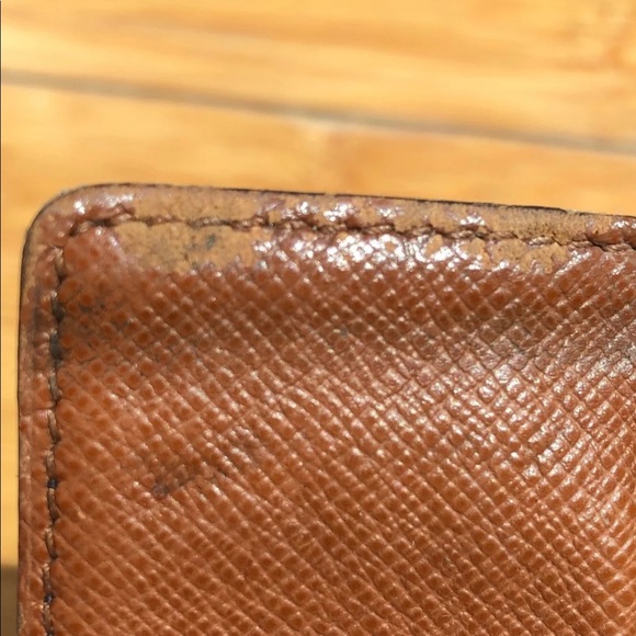 💕SOLD💕Louis Vuitton 4 Key Holder - Picture 8 of 8